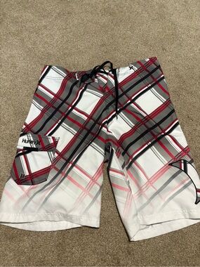 Hurley Men’s White & Red Plaid Boardshorts Size 33